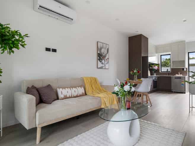 8/302 Blockhouse Bay Road, Avondale