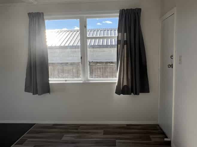 68 Montgomery Crescent, Melville