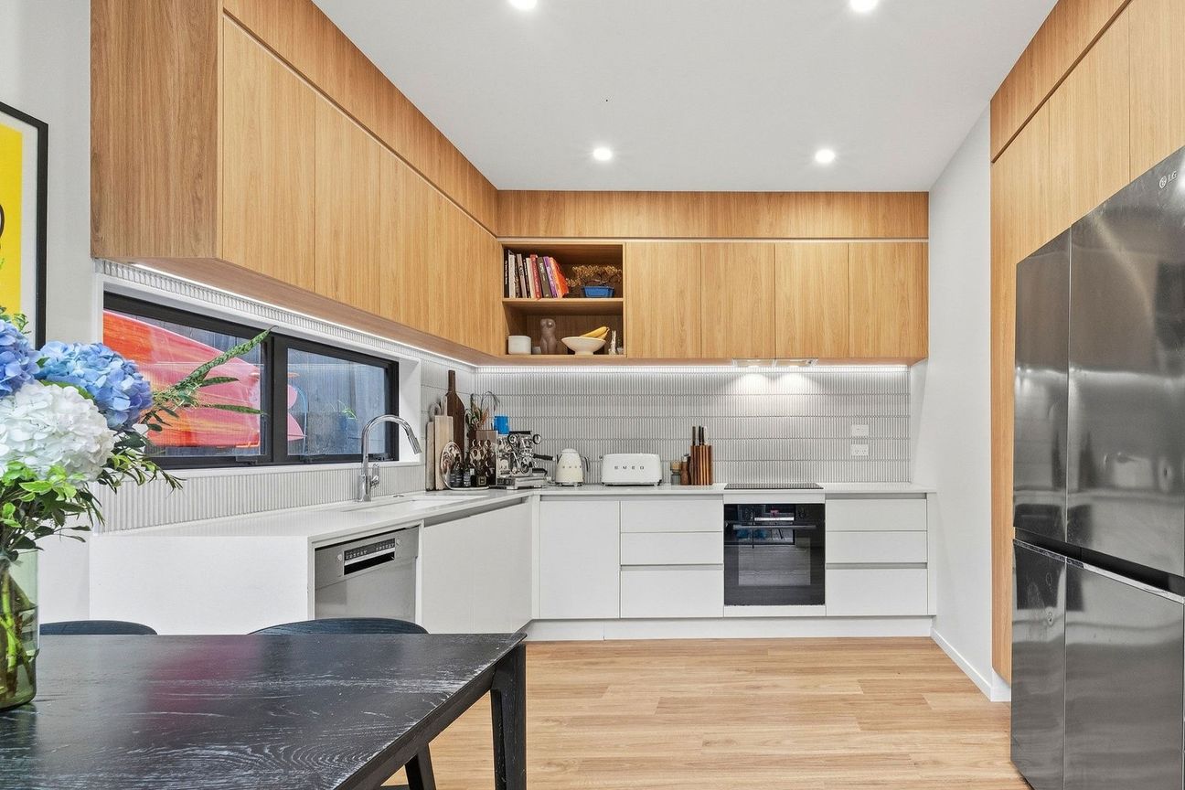 Must Be Sold - Freehold Milford Opportunity - Vista 3