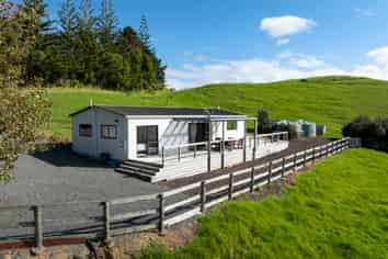 702 Backriver Road, Peria