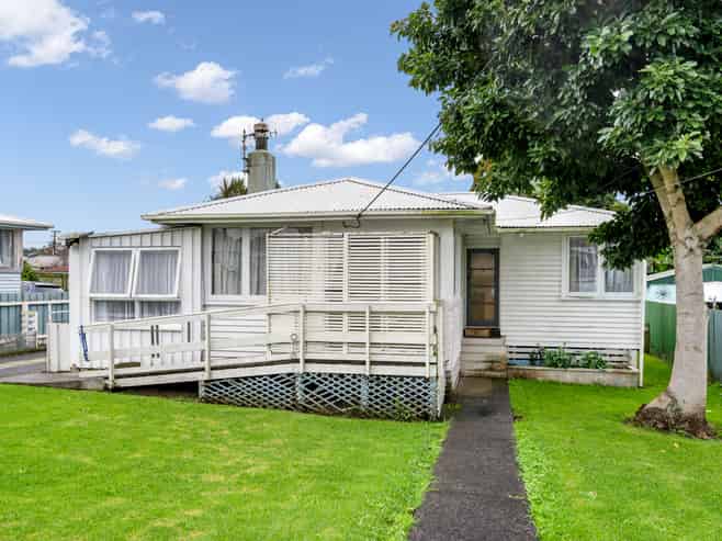 10 Holmes Avenue, Otangarei