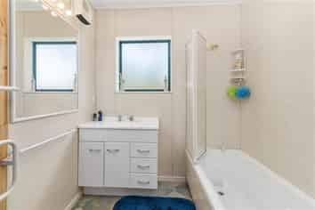 59C Robinson Avenue , Holdens Bay
