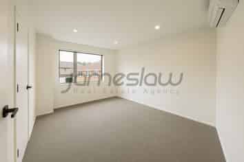 4/5 Chevis Place, Pakuranga