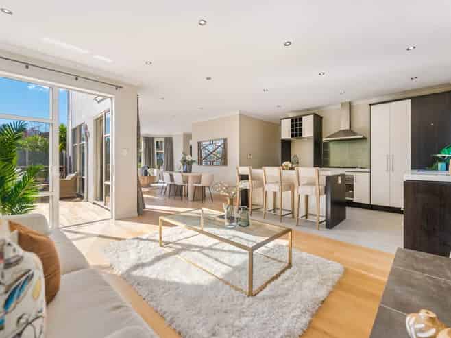 44 Newbury Place, Schnapper Rock