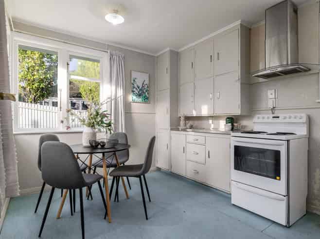 55 Upham Terrace, Roslyn