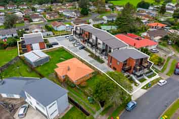12 Humphreys Place, Mangere