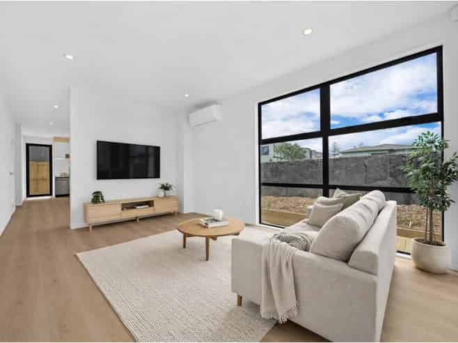 17A Henwood Road, Mangere East