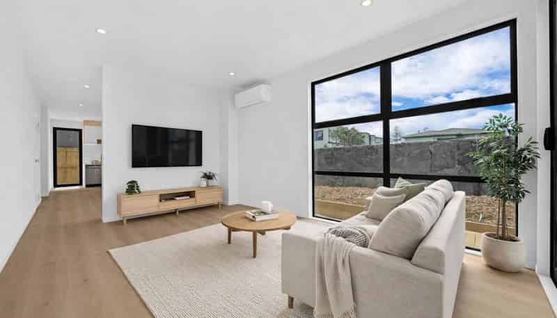 17A Henwood Road, Mangere East