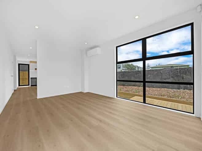 17A Henwood Road, Mangere East