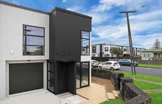 17A Henwood Road, Mangere East