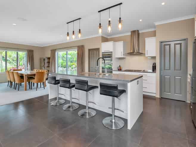 4 Tullamore, Maunu
