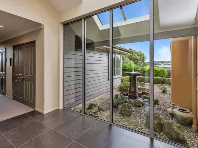 4 Tullamore, Maunu