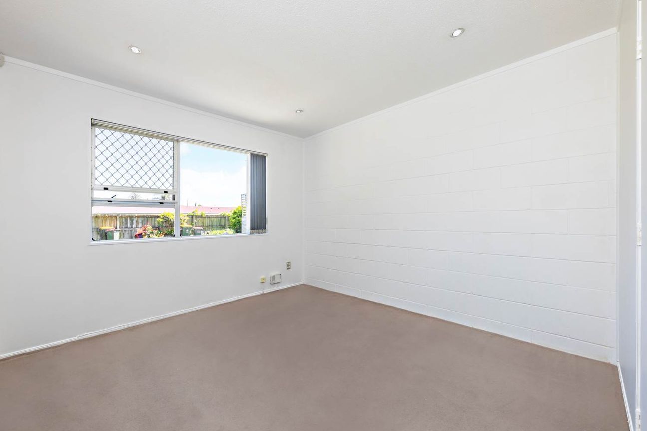 DIVORCE FORCES SALE - UNIT + CARPORT - Ansicht 5