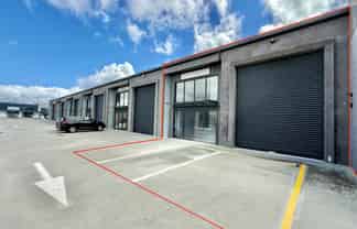 Modern commercial unit in the heart of Papamoa