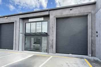 Modern commercial unit in the heart of Papamoa
