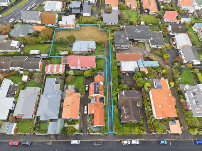 26 & 26B Ings Avenue, Saint Clair
