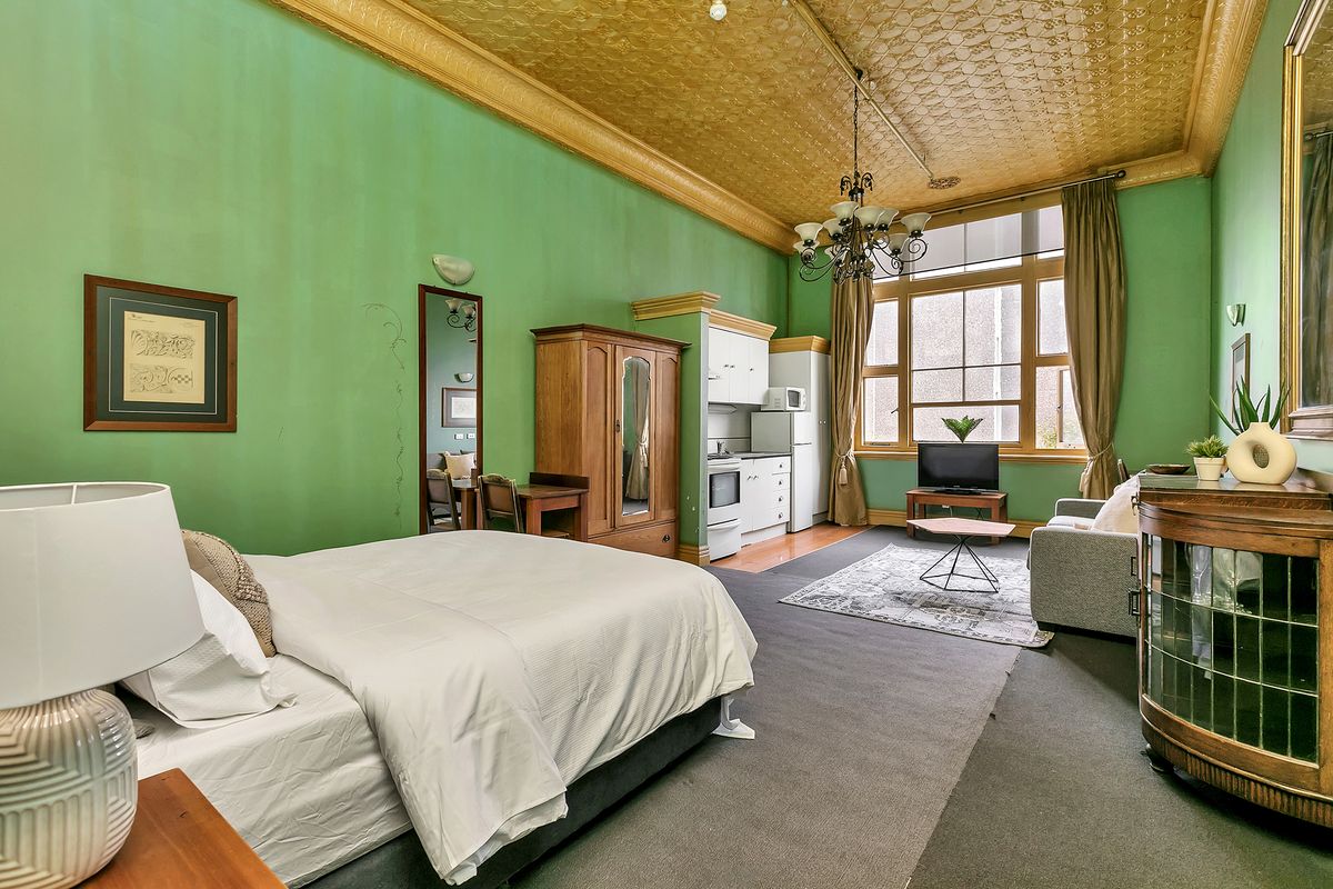 Spacious apartment with an unbeatable location - Mehr