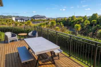 181 Ninth View Ave, Beachlands