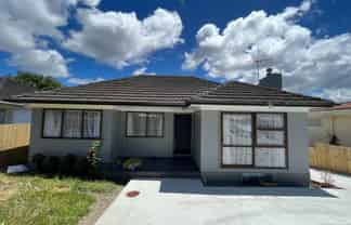 8 Batkin Road, New Windsor