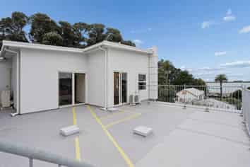 Boutique CBD office + rooftop patio & 7 carparks