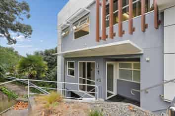 Boutique CBD office + rooftop patio & 7 carparks