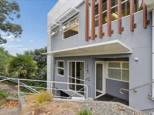 Boutique CBD office + rooftop patio & 7 carparks