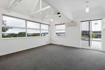 Boutique CBD office + rooftop patio & 7 carparks