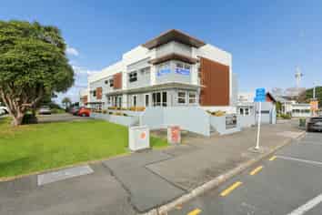Boutique CBD office + rooftop patio & 7 carparks