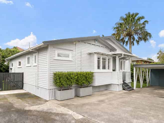 2/3 Haig Avenue, Three Kings