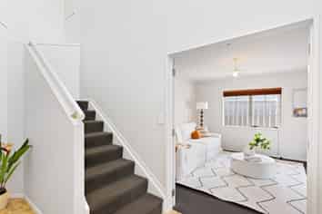 1/8 Alicia Road, Somerville