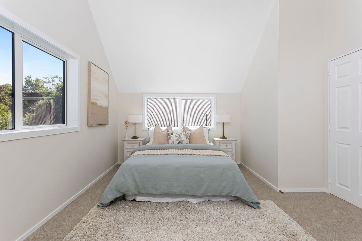 Light-Filled Northcross Home - Move in ready! - Więcej