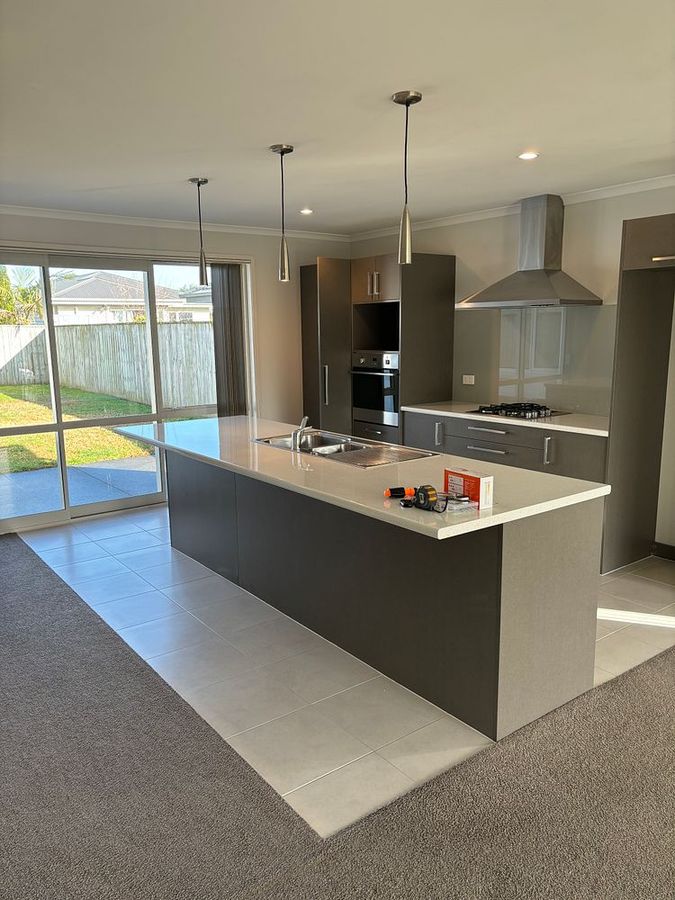 Spacious Family Home in Takanini - Widok 3