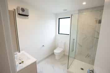 3/3 Johnston Grove, Taita