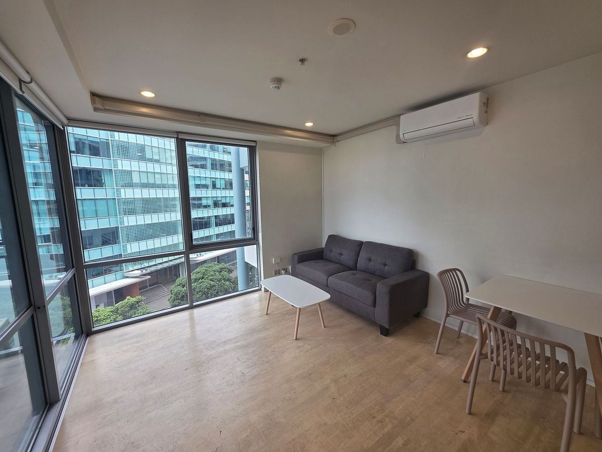 7th Floor Waterfront Gem | 1-Bed, 1-Bath +SecureCP - Widok 3