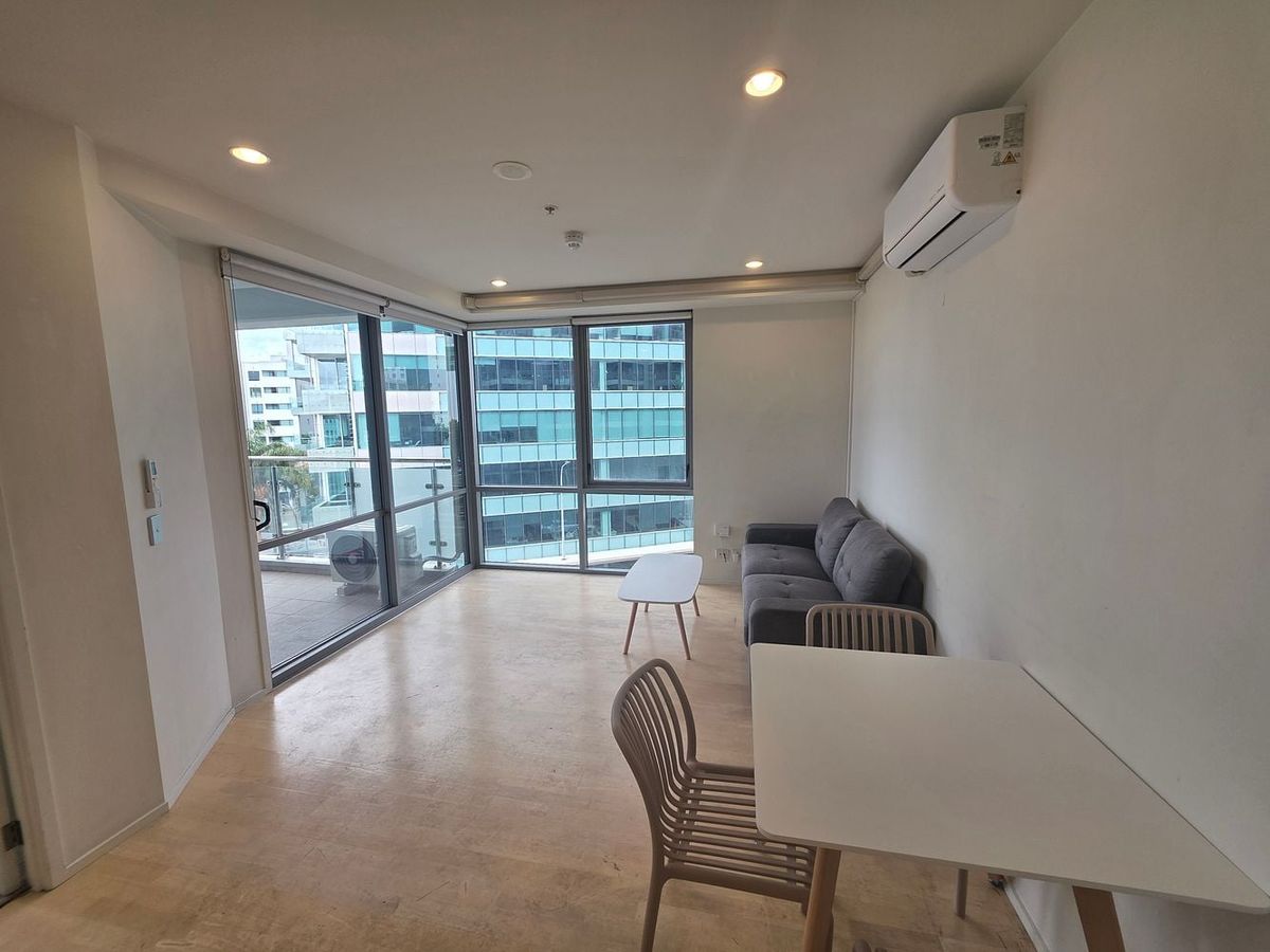 7th Floor Waterfront Gem | 1-Bed, 1-Bath +SecureCP - Widok 2