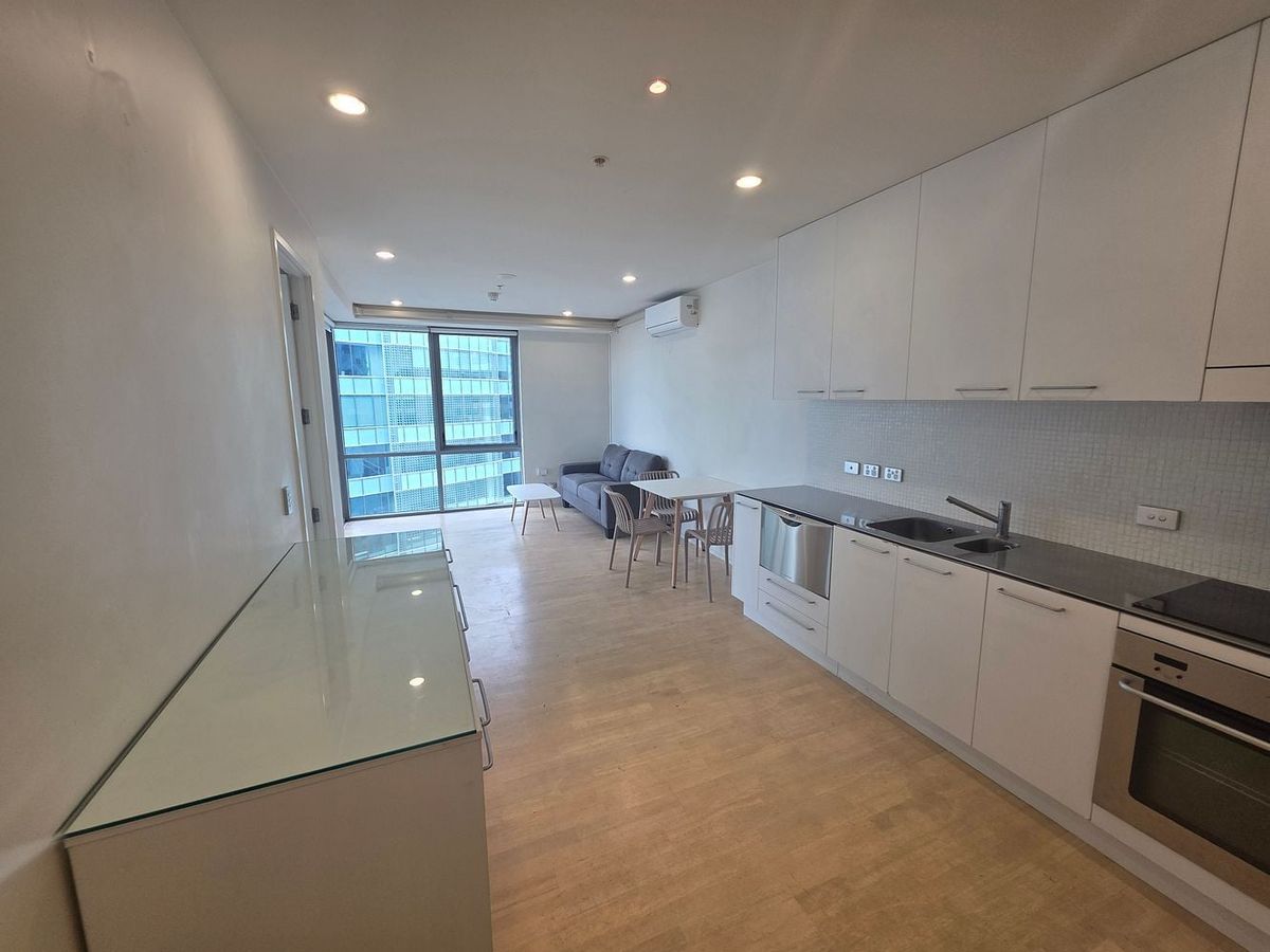 7th Floor Waterfront Gem | 1-Bed, 1-Bath +SecureCP - Widok 5