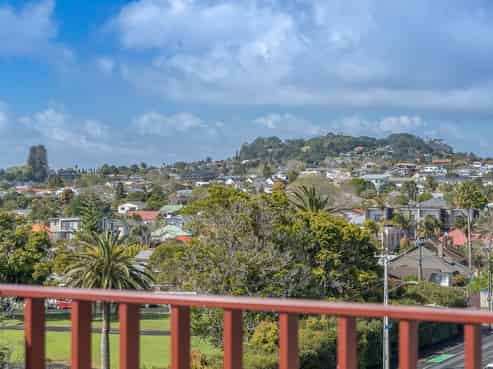 403/2B Te Ara Taurapa, Point Chevalier