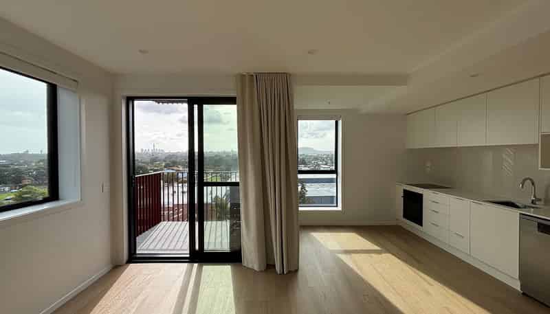 403/2B Te Ara Taurapa, Point Chevalier