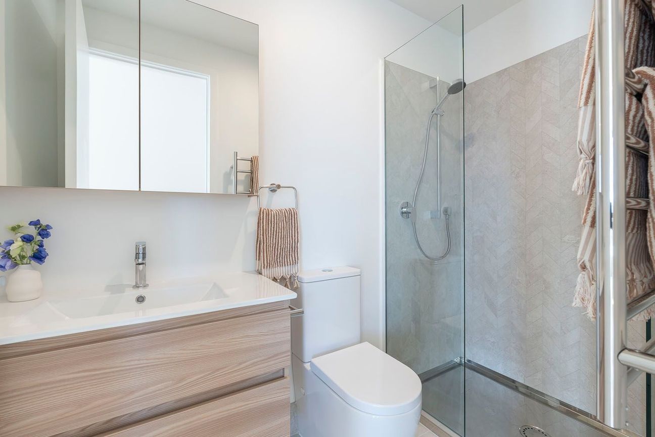 NE corner apartment with beautiful Akld City view - Mehr