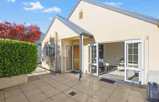 4/55 Parade Court, Addington