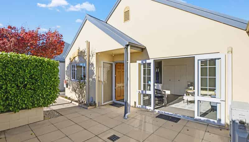 4/55 Parade Court, Addington