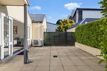 4/55 Parade Court, Addington