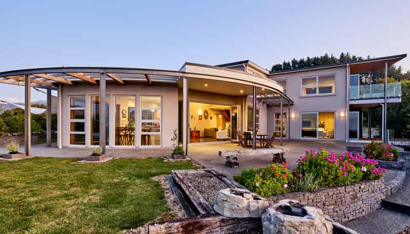102 Kuku East Road, Manakau