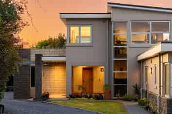 102 Kuku East Road, Manakau
