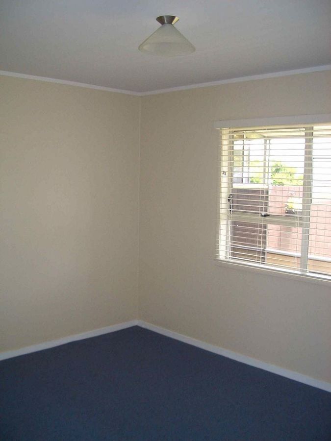 Warm, sunny, brick & tile 2 bedroom unit - Więcej