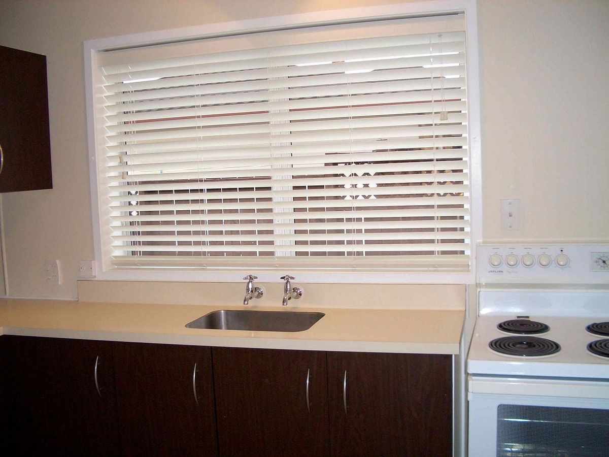 Warm, sunny, brick & tile 2 bedroom unit - Widok 4