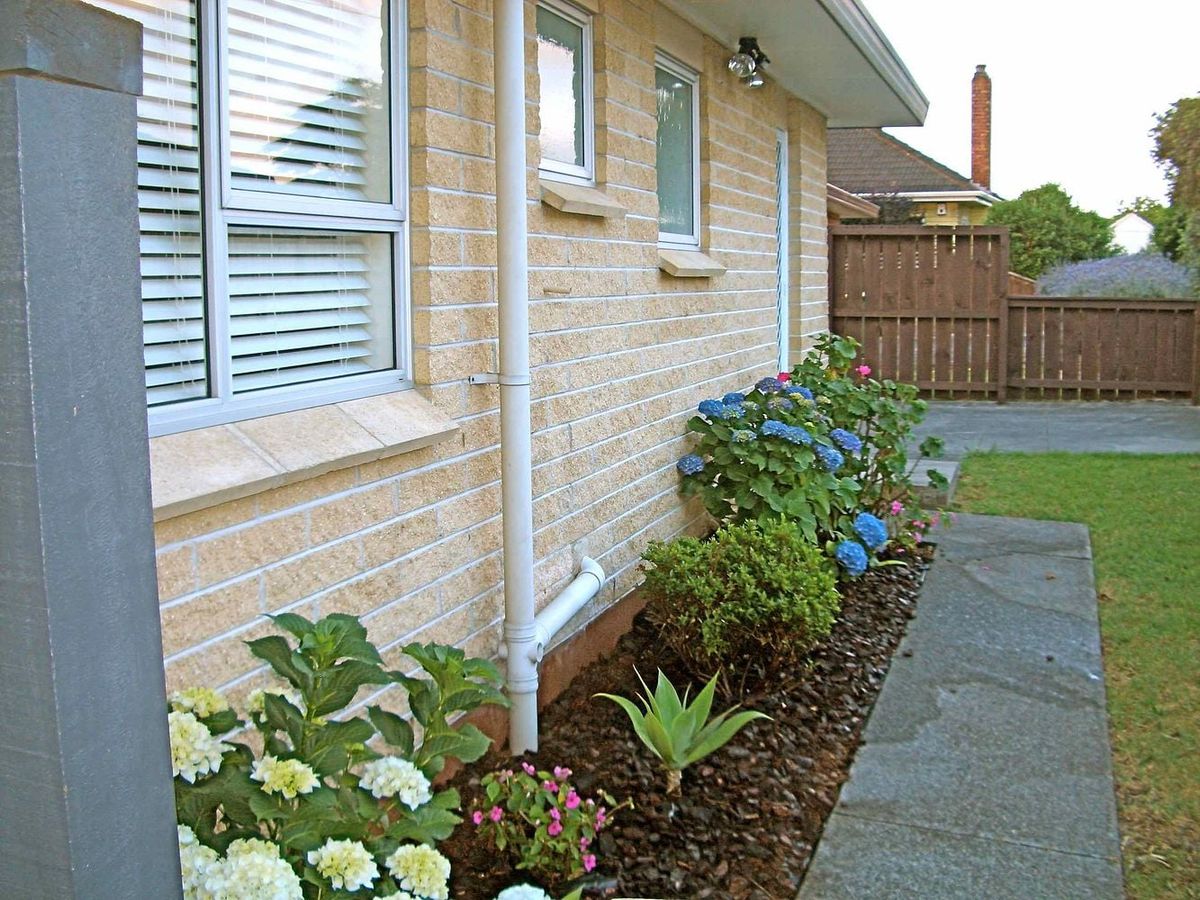 Warm, sunny, brick & tile 2 bedroom unit, Manurewa