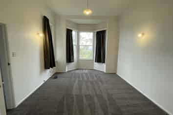 Upper Unit/98 Rolleston Street, Mount Cook