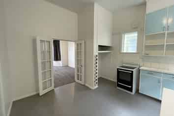 Upper Unit/98 Rolleston Street, Mount Cook