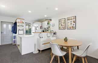 2/41 Manchester Way, Judea